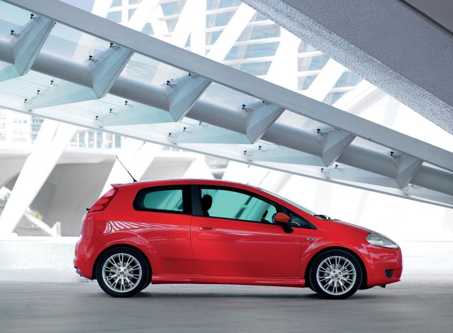  Fiat Grande Punto Multijet 3-Door 2005 года  (фото 27 из 51)